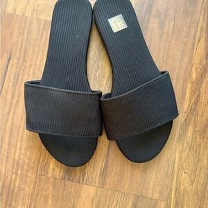 Black Ribbed Slide Sandals